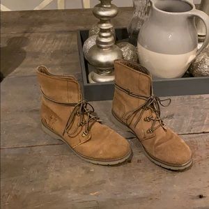 Women’s North Face Ballard Boots Size 8